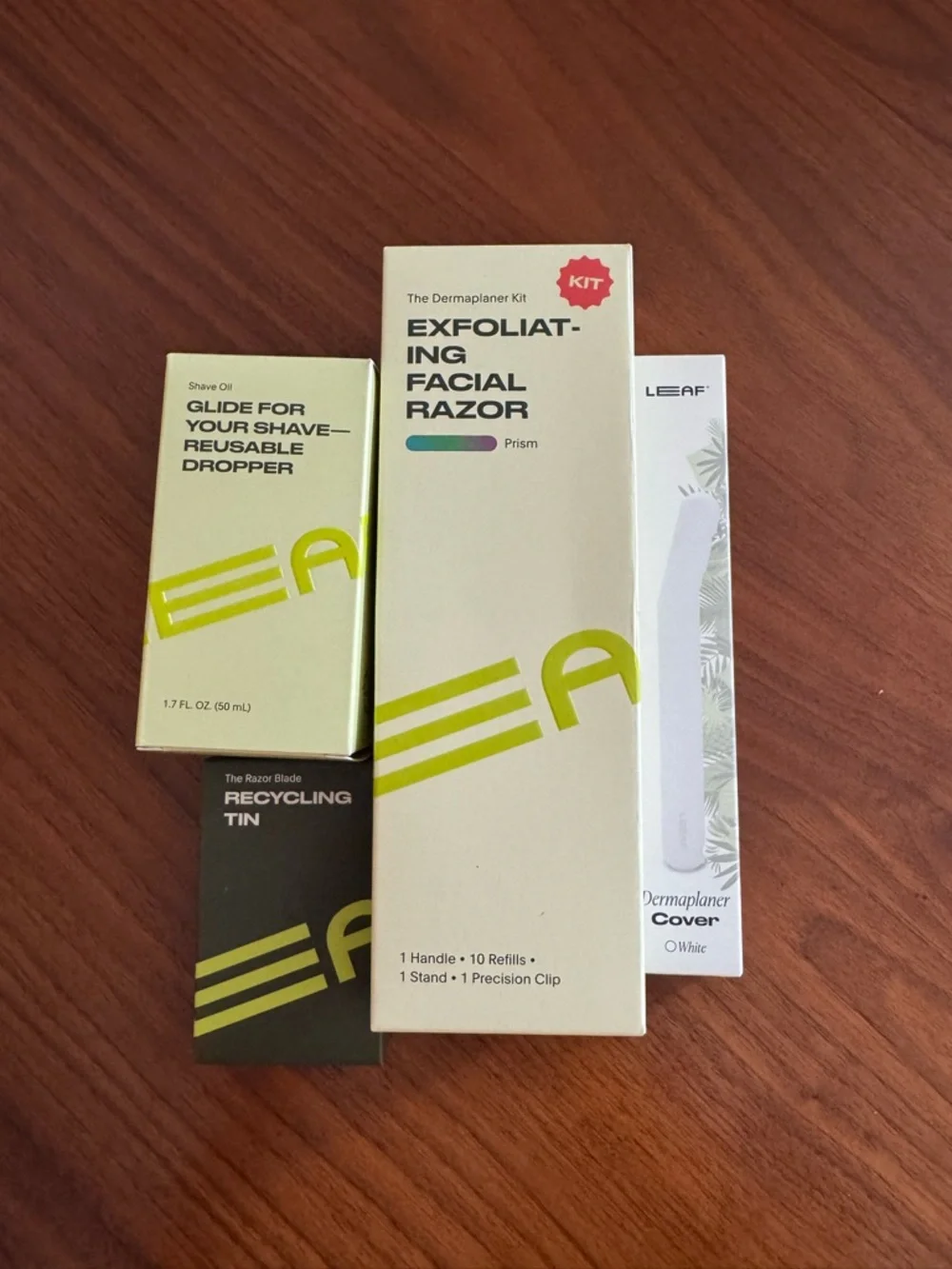 Leaf Shave Dermaplaner Bundle **NEW UNOPENED** - Picture 2 of 2